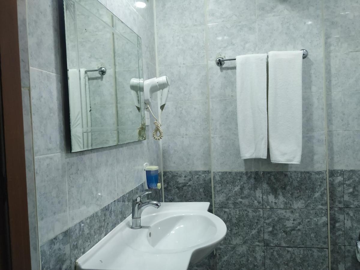 Gallery Hotel Baky Esterno foto