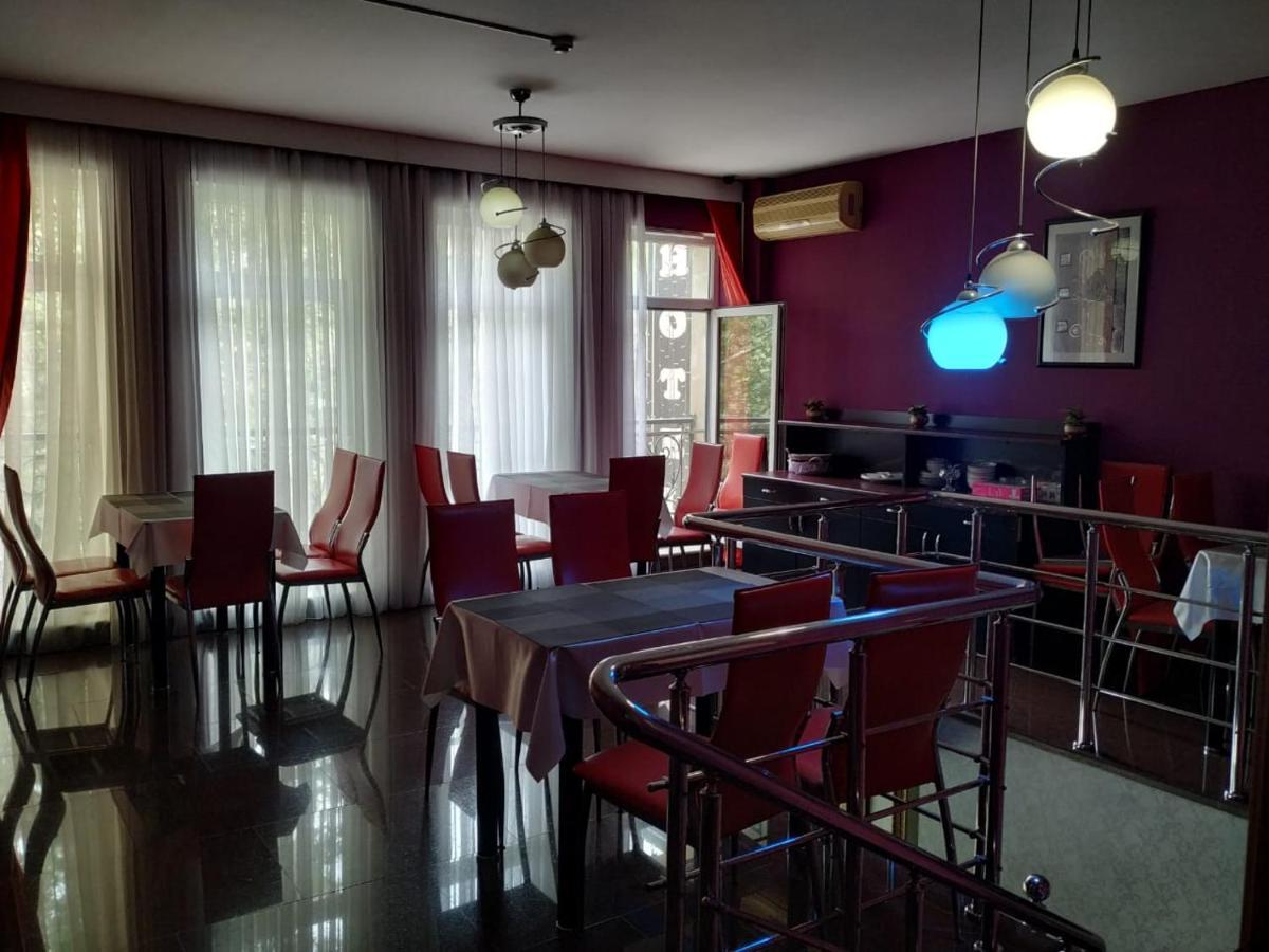 Gallery Hotel Baky Esterno foto
