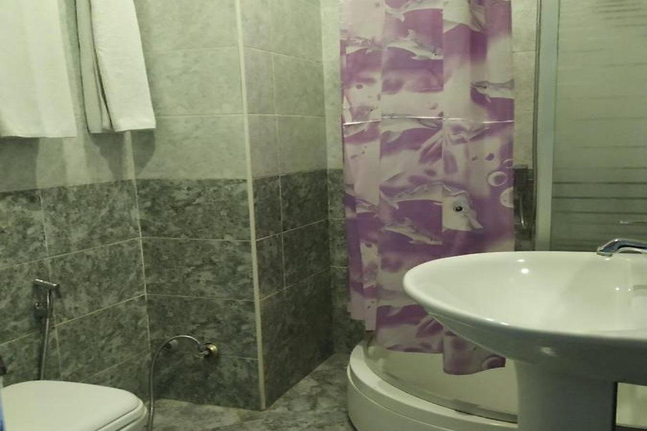 Gallery Hotel Baky Esterno foto