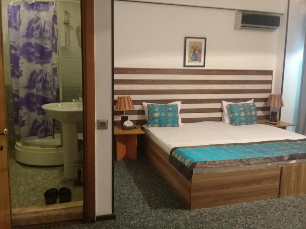 Gallery Hotel Baky Esterno foto