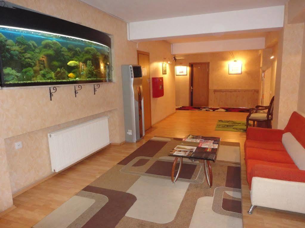 Gallery Hotel Baky Esterno foto