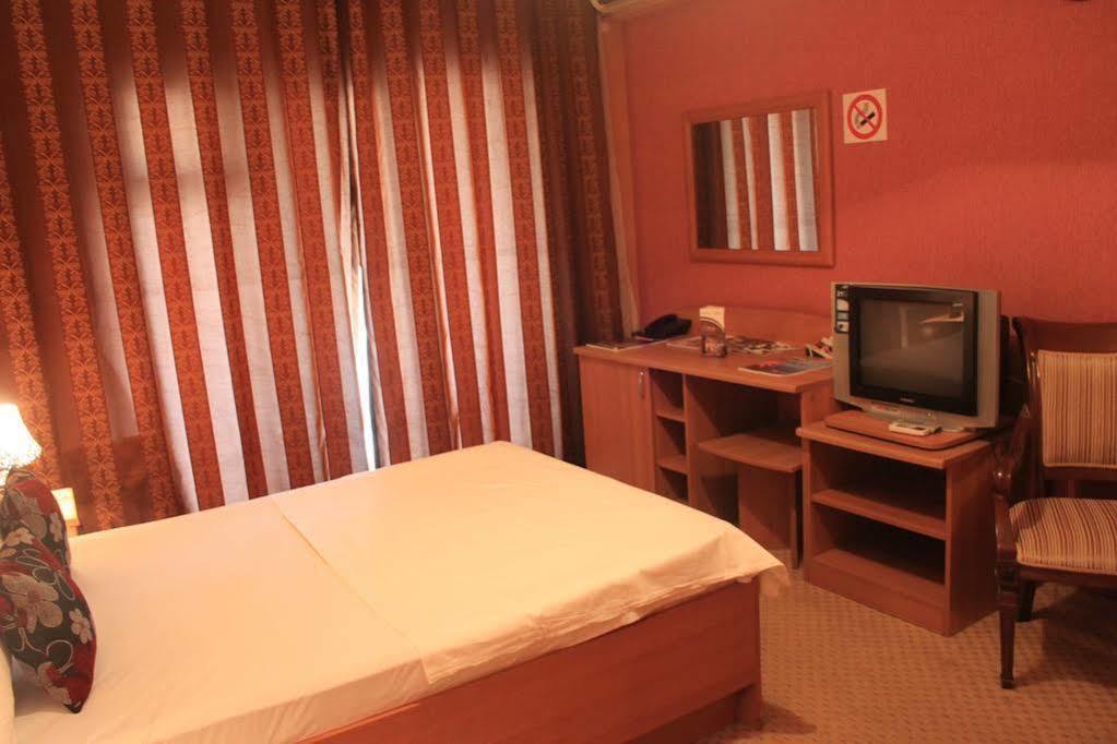Gallery Hotel Baky Esterno foto