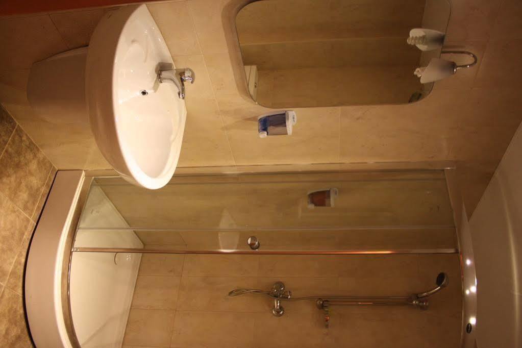 Gallery Hotel Baky Esterno foto