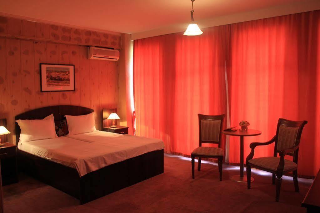 Gallery Hotel Baky Esterno foto