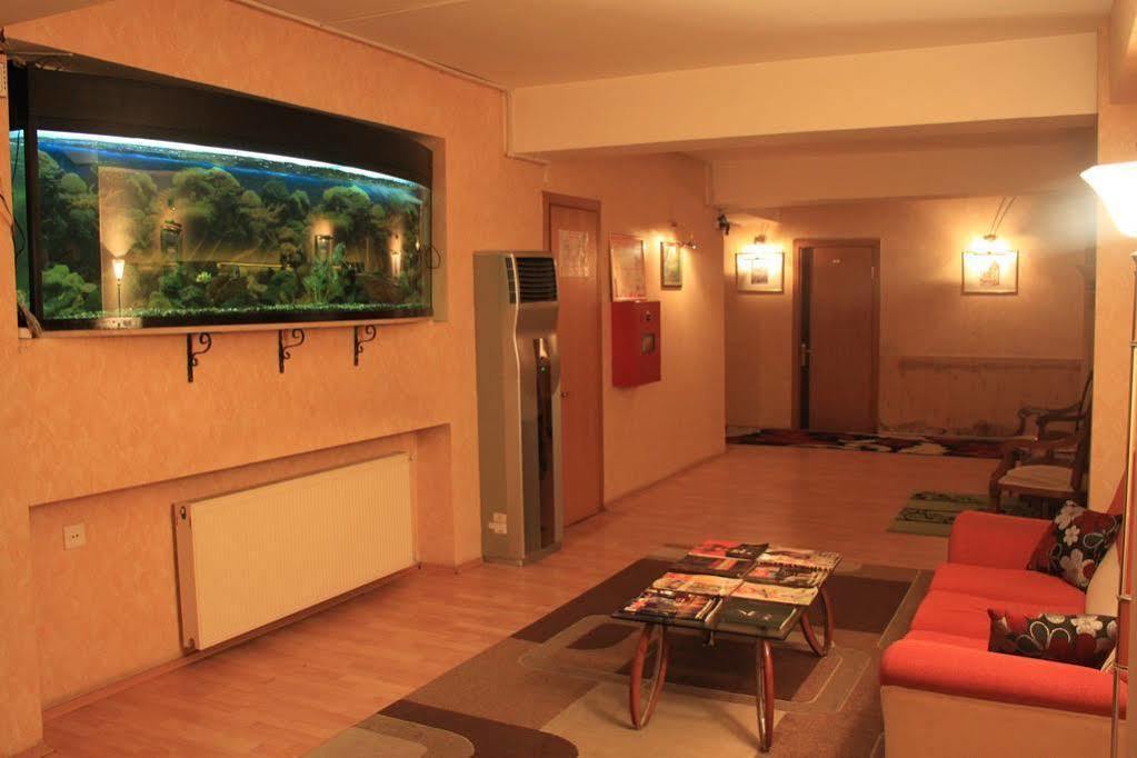 Gallery Hotel Baky Esterno foto