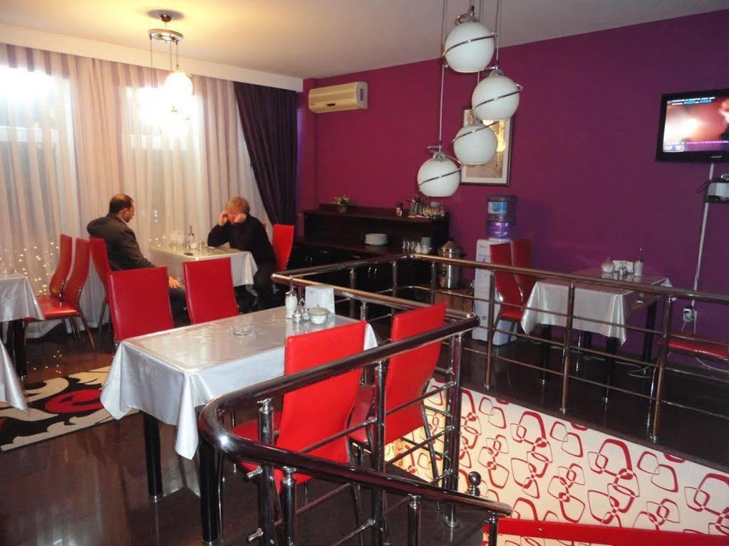 Gallery Hotel Baky Esterno foto